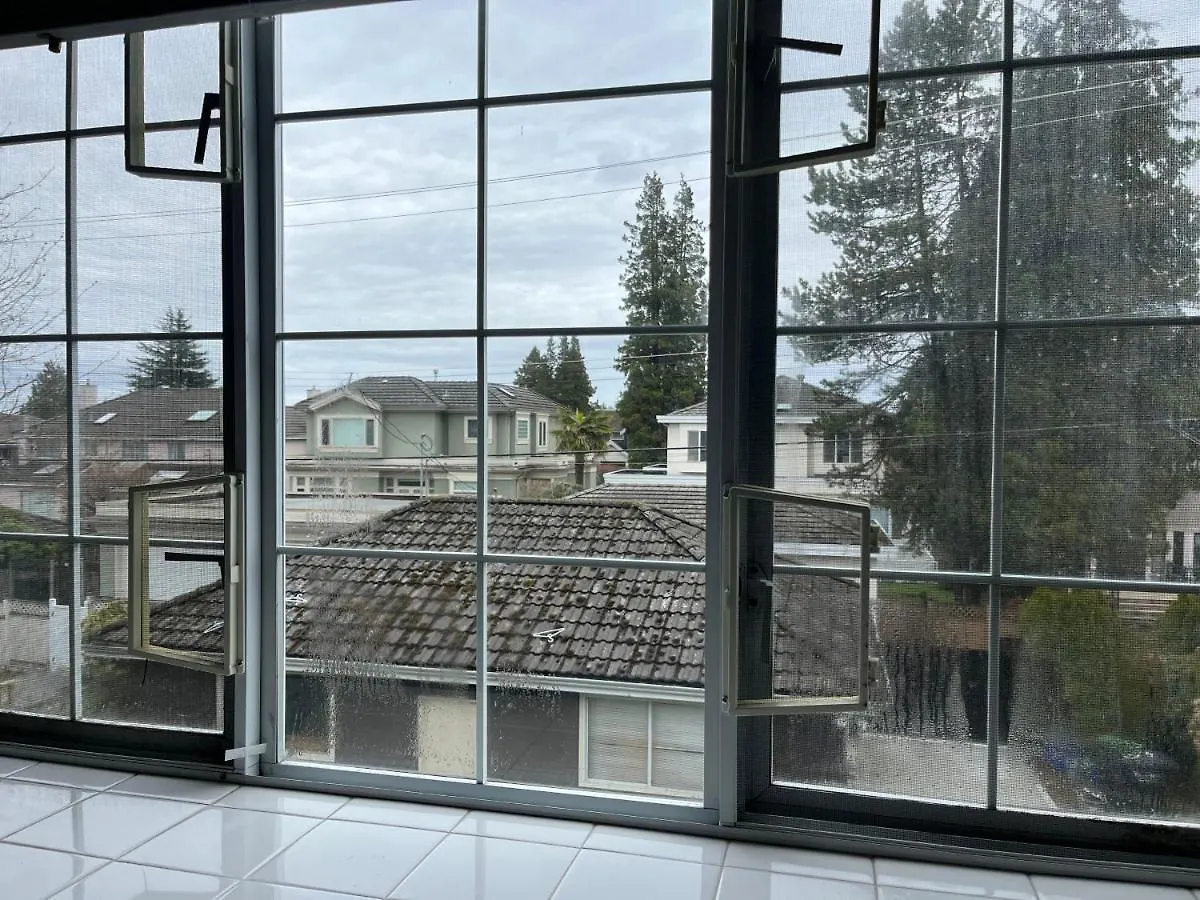 C And D Cozy Bedroom Vancouver Homestay